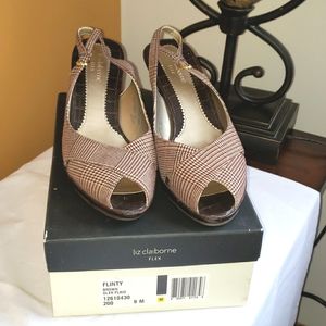 Liz Claiborne Flex Flinty Brown Glen Plaid Fabric and Leather Sandals Size 9M